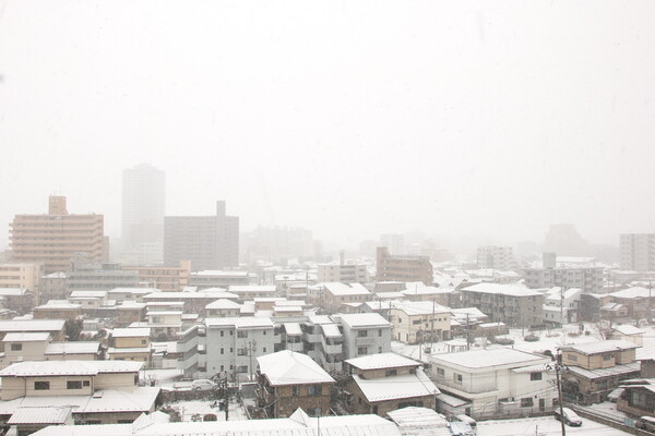 雪降る街