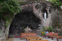 東京カテドラル聖マリア大聖堂のルルド洞窟