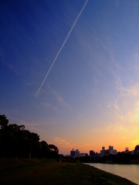 今日の夕焼け＆飛行機雲