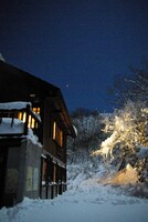 山小屋　雪明り　火星