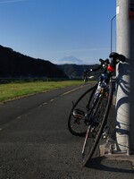 富士へと向かうサイクルロード