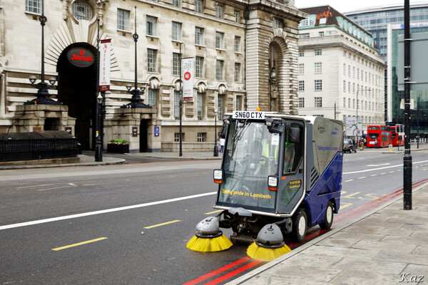 ロンドンのミニ清掃車