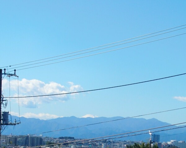 屋並みから‘富士山’