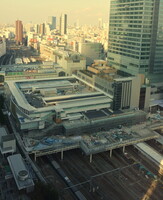 新宿駅南口巨大バスターミナル建設現場