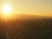 雲の合間に