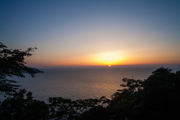 美しい日本海の夕焼。