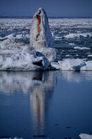 流氷と灯台