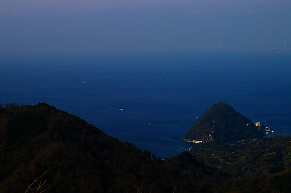 葛城山から見下ろす淡島