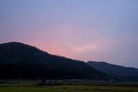 暗い雲が有るのに・・夕焼け。