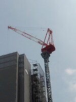 宇都宮駅前のクレーン