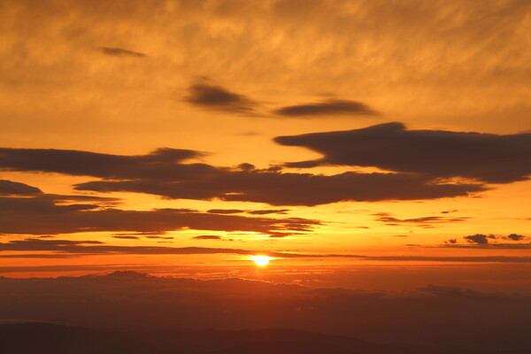 御嶽山からの夕日