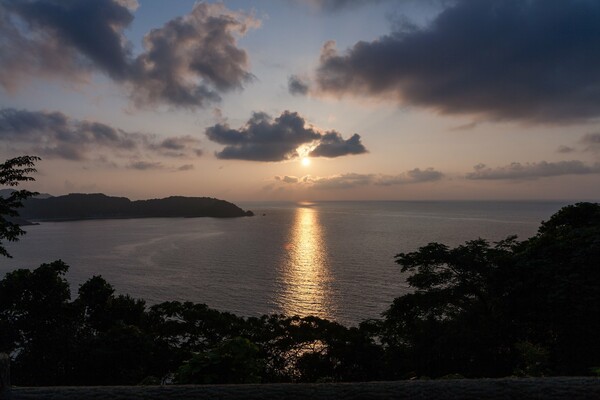 陸上岬からの日本海の夕焼け-3。