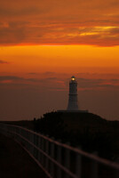 日暮れの灯台