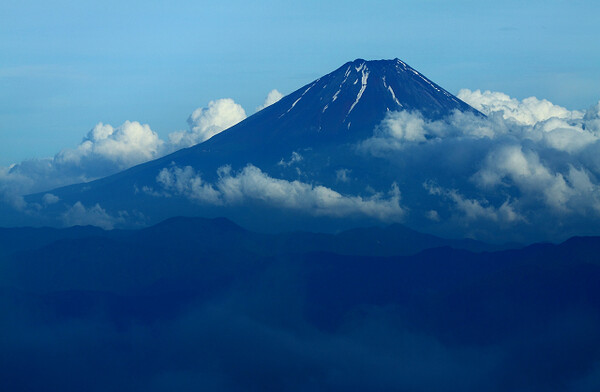 霊峰