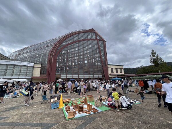 日曜朝市