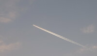 冬空の飛行機雲