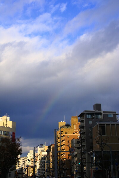 【天】街中の虹