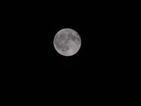 ノーマル状態で月を撮影