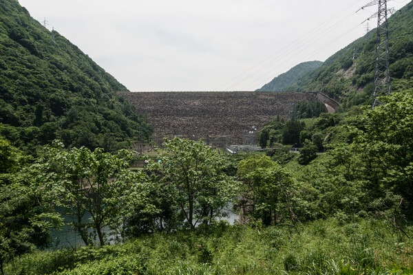 御母衣ダム全景