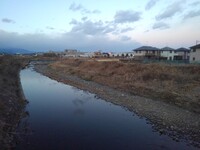 夕方の映り込みが綺麗な川