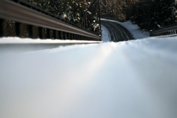 橋上の積雪