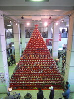 鴻巣市役所　ピラミッドひな壇