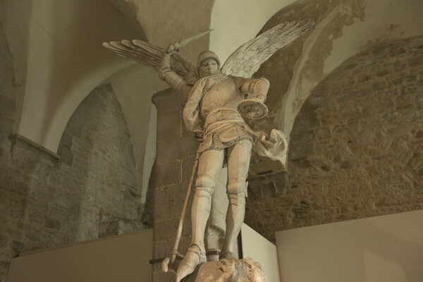 聖ミカエル像