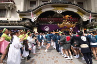 歌舞伎座と神輿