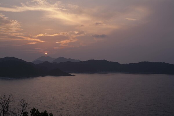 陸上岬からの夕日の入り。