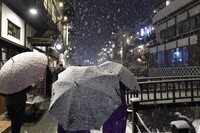 銀山温泉に降る雪
