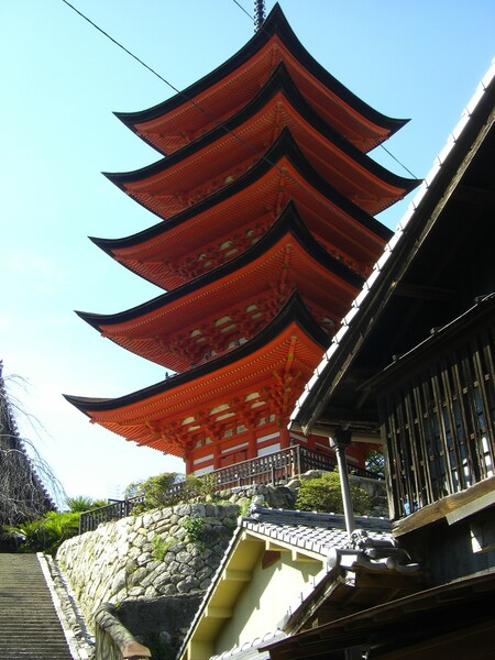 巌島神社の五重の塔