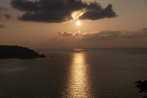 陸上岬からの日本海の夕焼け-4。