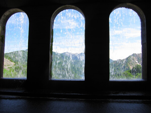 滝の窓