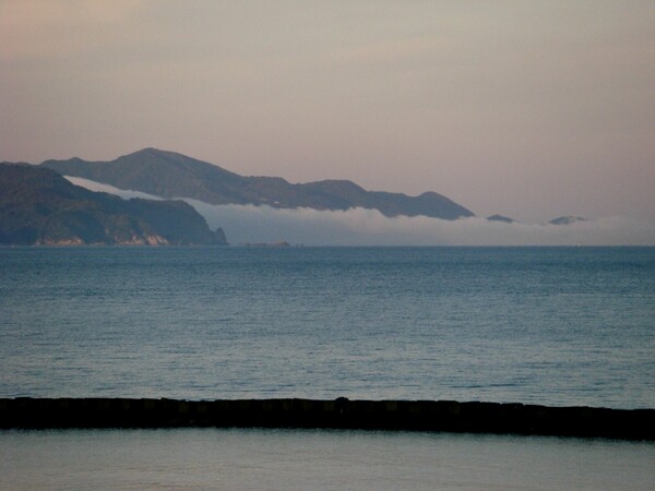 日本海へ流れこむ山陰の雲海