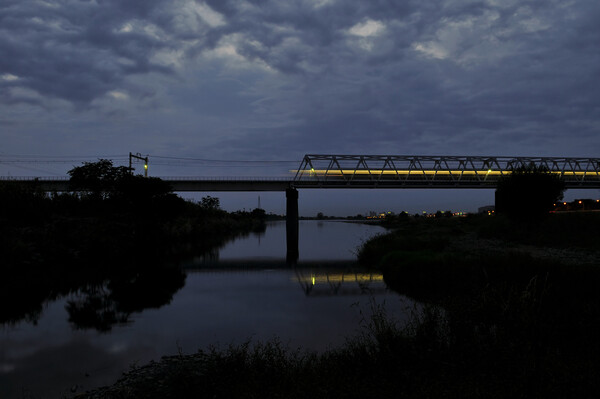 夜明けの鉄橋
