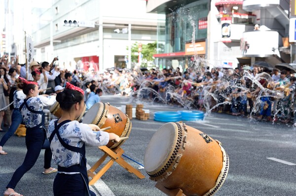 銀座で打ち水