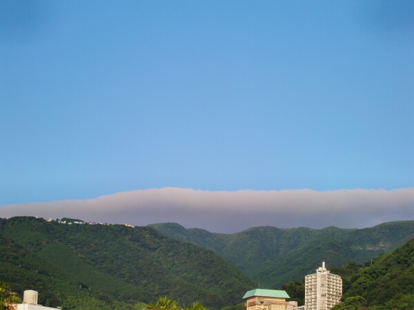 山側の雲