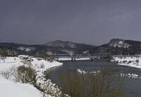 雪の最上川橋梁
