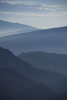 霞の山