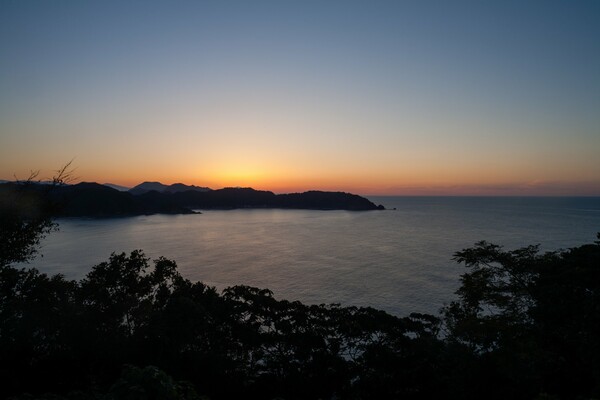 日本海の夕暮れ。