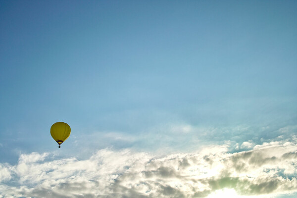 【写真しりとり】　ぽーと眺めてた熱気球　→　「う」