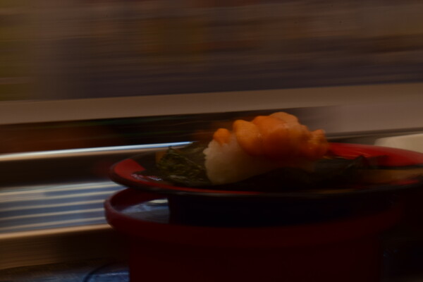 儚い晩餐～高いお寿司は僕の前で加速する。