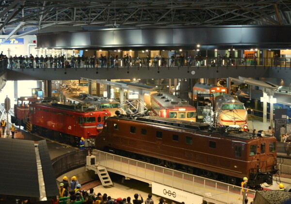 鉄道博物館　ＥＦ５５入替え風景