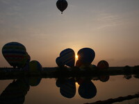 朝陽と熱気球
