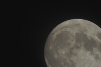 月が撮っても綺麗なの〜。