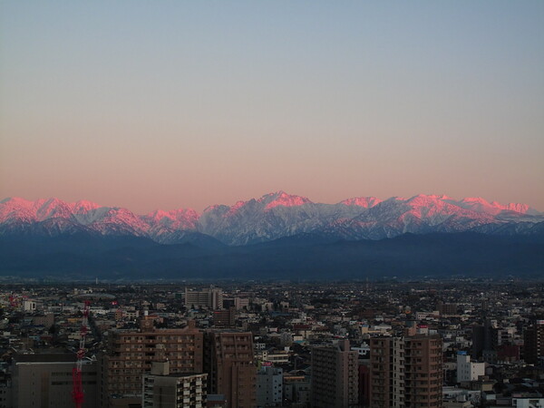 夕映えの立山連邦