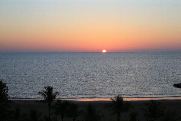 ボルネオにて（その４）南シナ海に沈む夕日