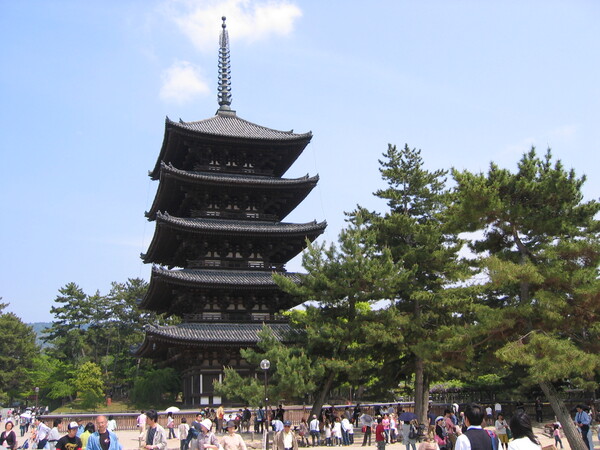 奈良公園の五重塔