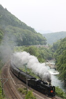 山と川と蒸気機関車