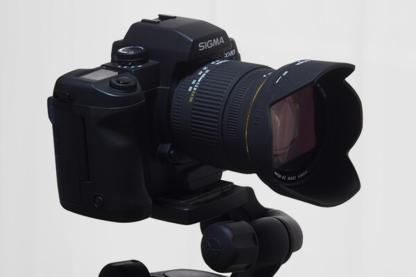 SIGMA SD10 と 24-60mm F2.8